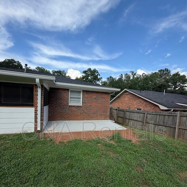 Building Photo - 272 Kimberly Way SW