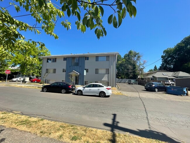 Primary Photo - 1463 NW Jackson Ave
