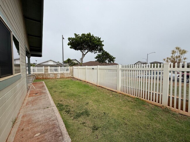 Building Photo - 94-1098-1098 Awalua St