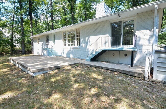 Building Photo - 729 Richfield Dr