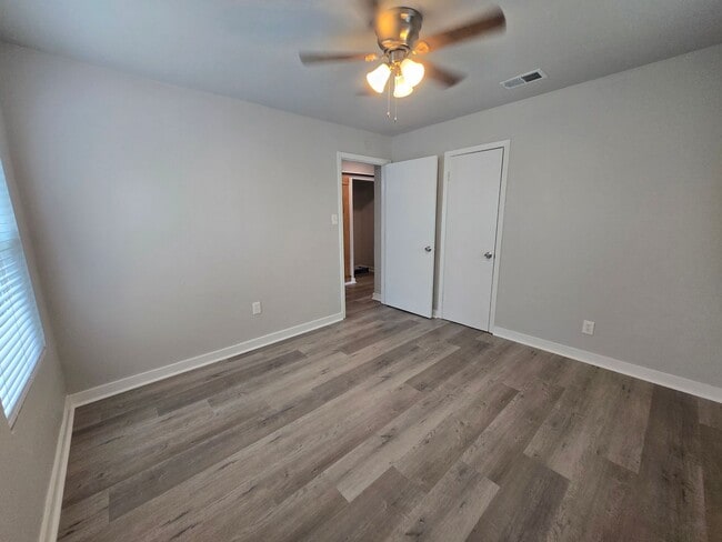 Building Photo - 2bed 1 Bath