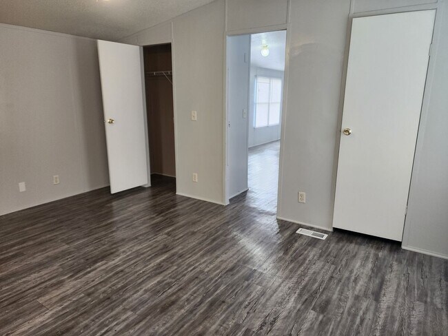 Building Photo - 1308 N Avenue J