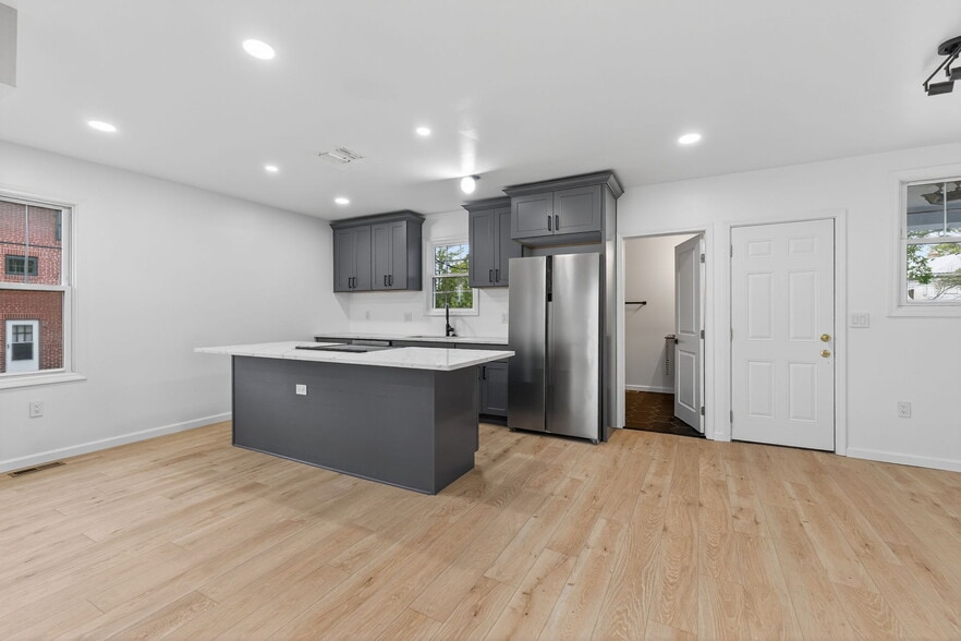 Building Photo - 1123-1125 S Ohio Ave