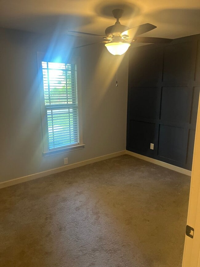 Building Photo - Beautiful Gem in the Heart of Angier!