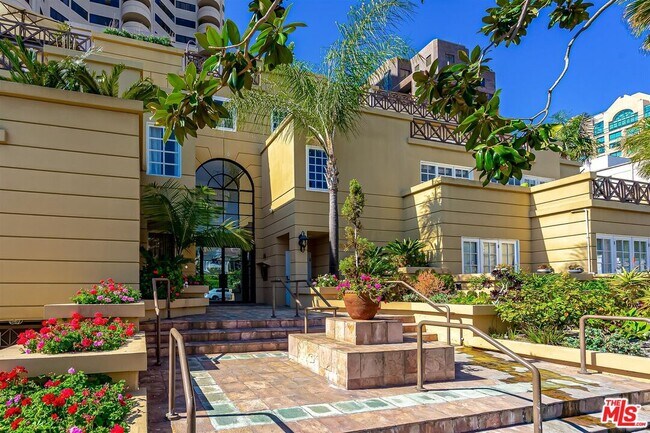 Building Photo - 10555 Ashton Ave