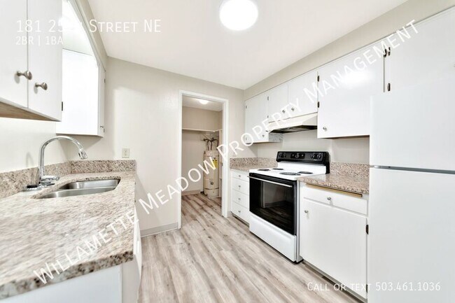 Building Photo - 181 25th St NE