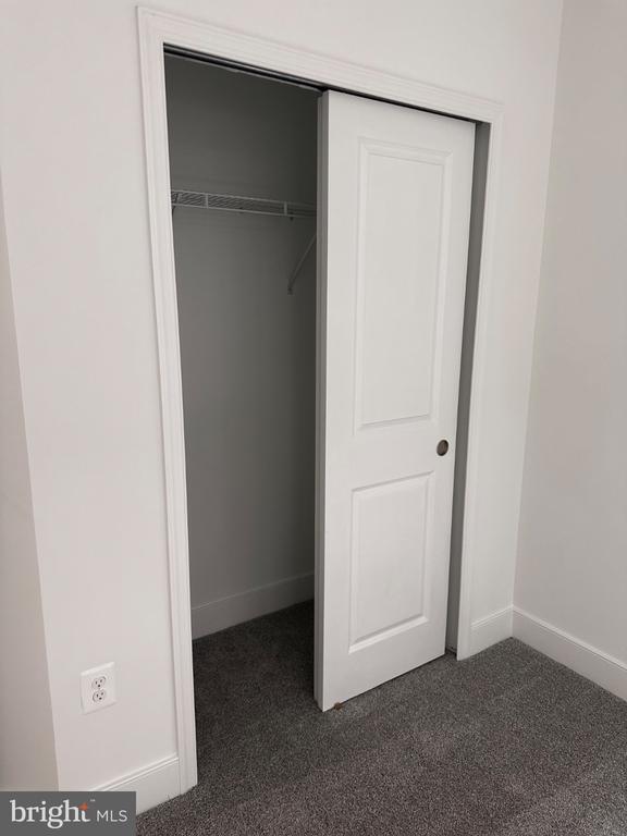 Building Photo - 2504 W Peninsula Dr