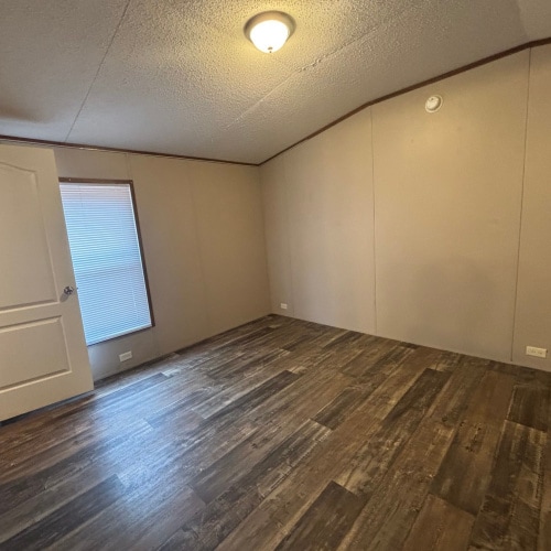 Building Photo - 400 Sparrow Dr