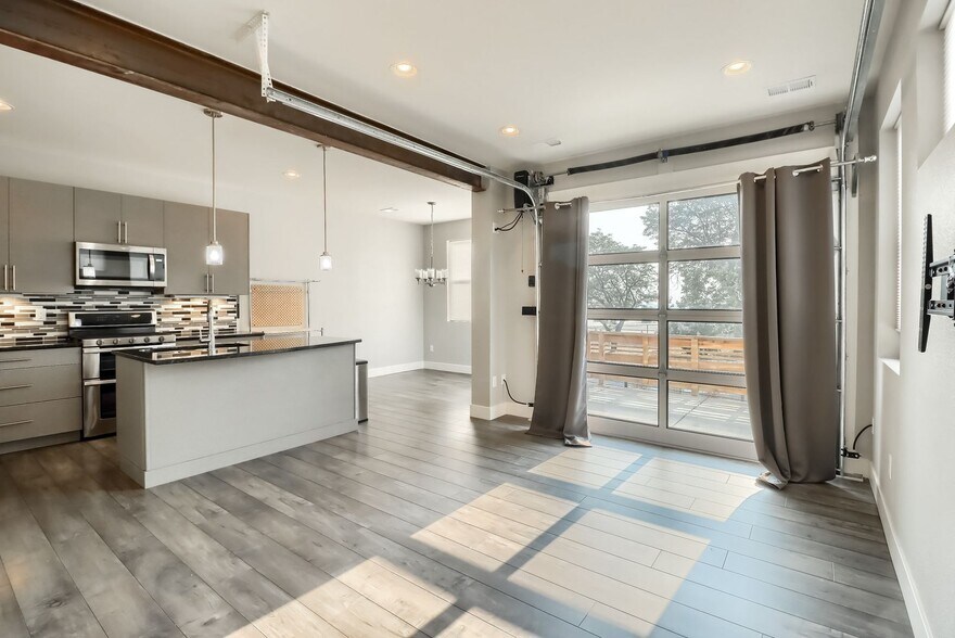 Building Photo - 12243 W Alameda Dr