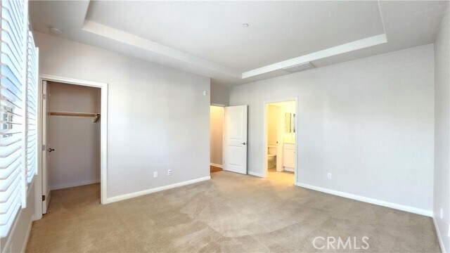 Building Photo - 22 Ovation