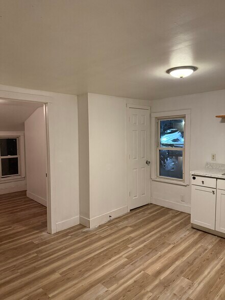 Building Photo - 103 Walnut St