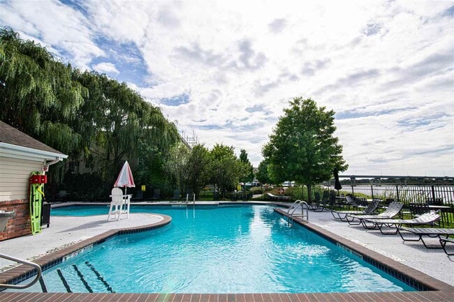 Building Photo - 22 Mallard Pl