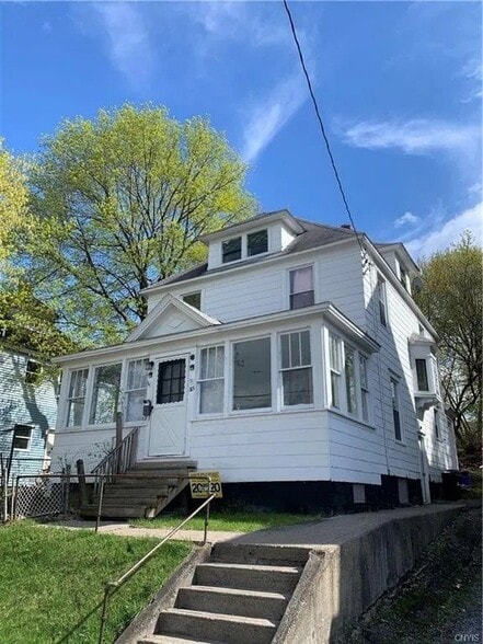 Building Photo - 313 Grant Ave