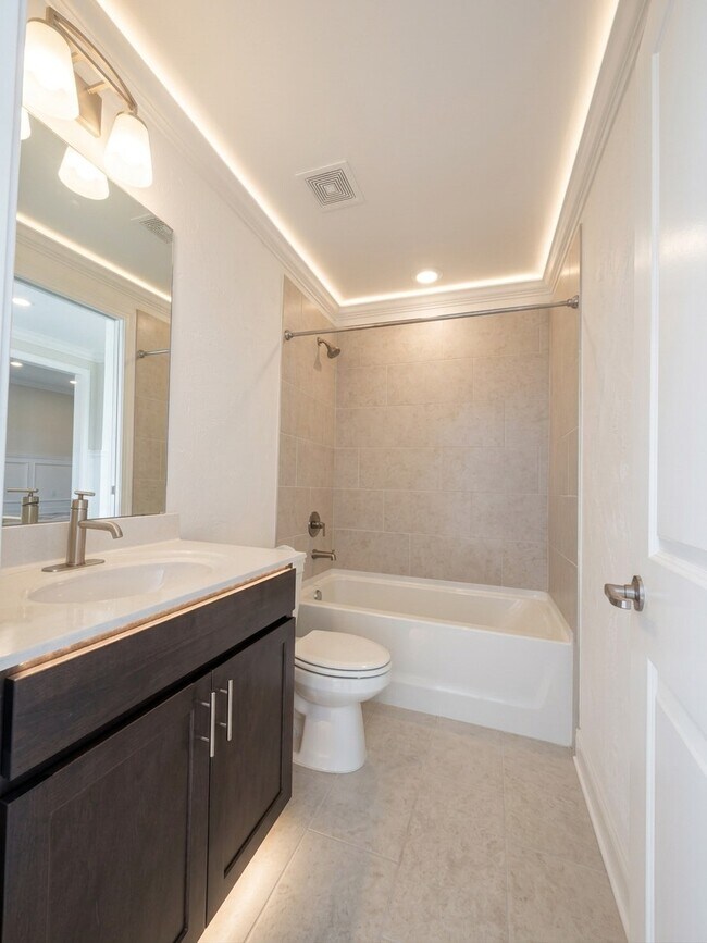 Building Photo - 384 Yardley Ln