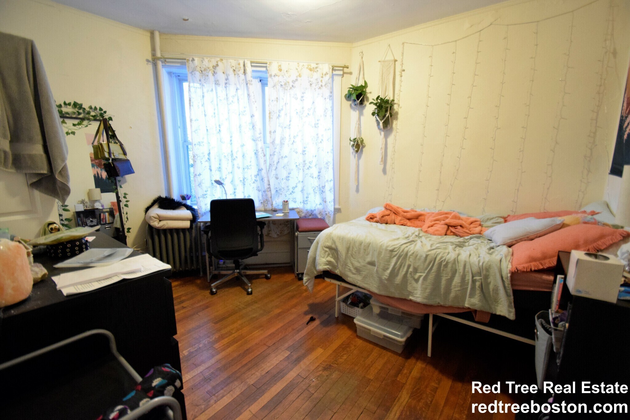 Building Photo - 322 St Paul St