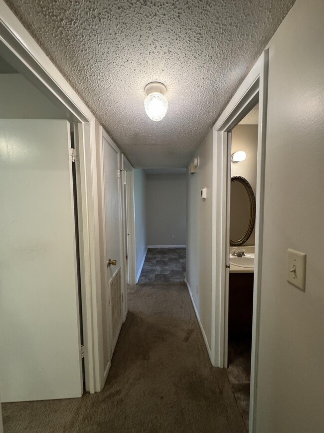 Building Photo - 3100 Gayhart Dr NW