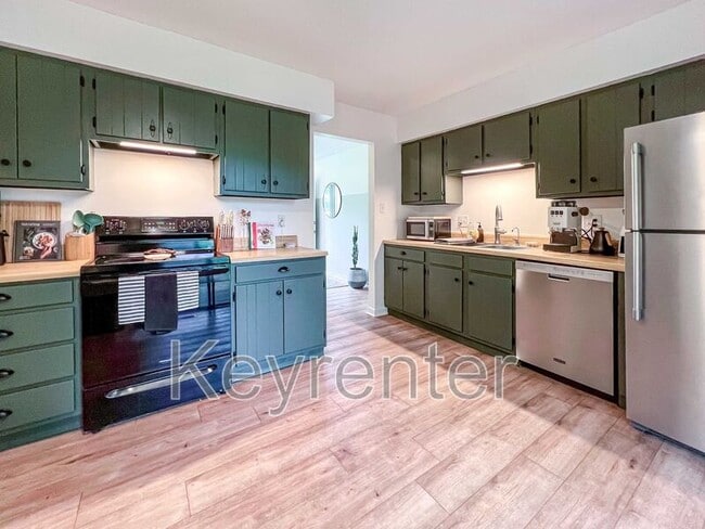 Building Photo - 9208 Moreno Ln