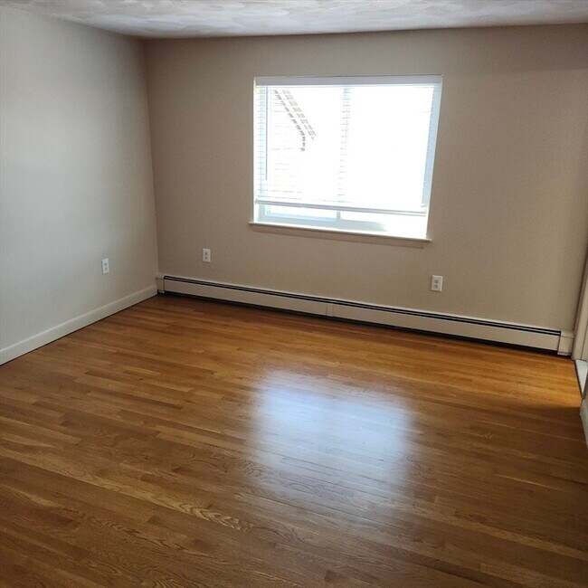 Building Photo - 80 Charlesbank Way