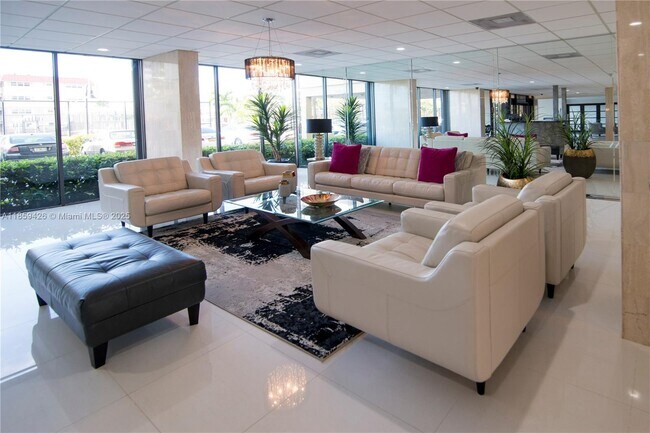 Building Photo - 2017 S Ocean Dr