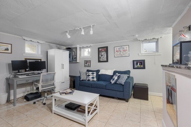 Building Photo - 20 Brae Rd