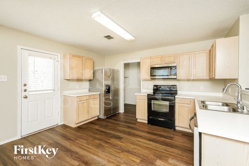 Building Photo - 508 Rocky Springs Dr