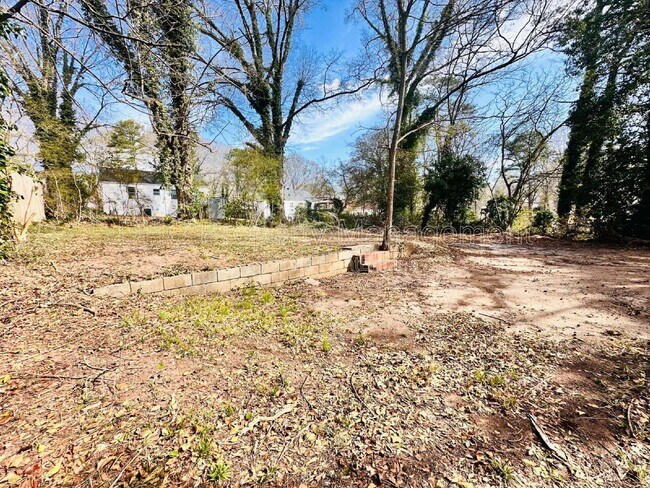 Building Photo - 1435 Lynford Dr SW