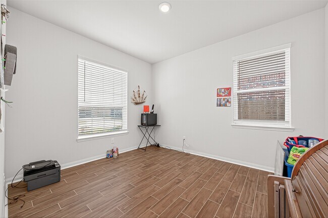 Building Photo - 15315 Crescent Brookfield Dr