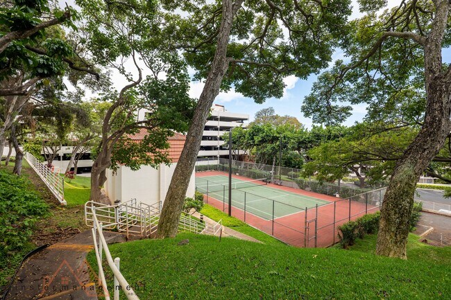 Building Photo - 3138 Waialae Ave