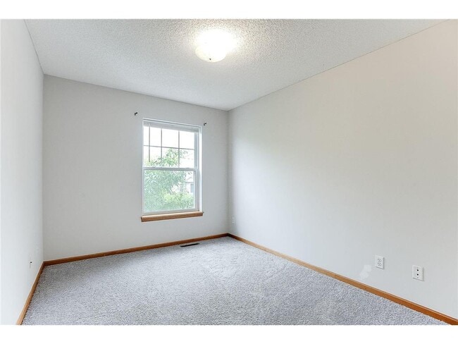 Building Photo - 5040 Holly Ln N