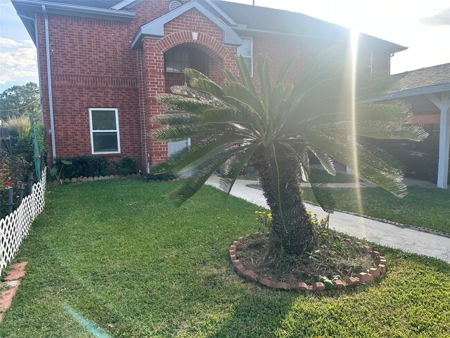 Building Photo - 8340 Folkstone Ln