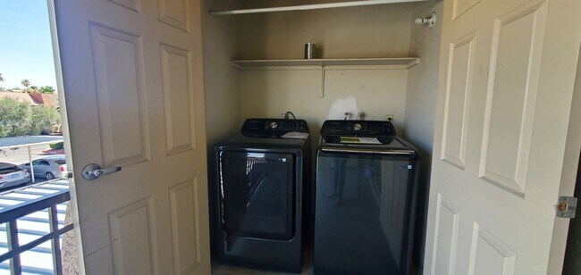 Building Photo - Bella Vita Beauty - New Upgrades & Resort-Style Amenities