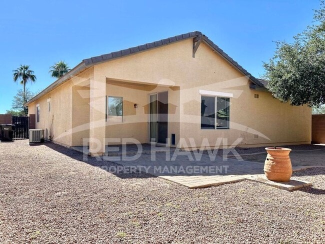 Building Photo - 852 E Runaway Bay Pl