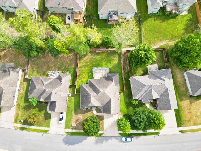 Building Photo - Marvelous 3 Bedroom House In Mill Creek Manor!