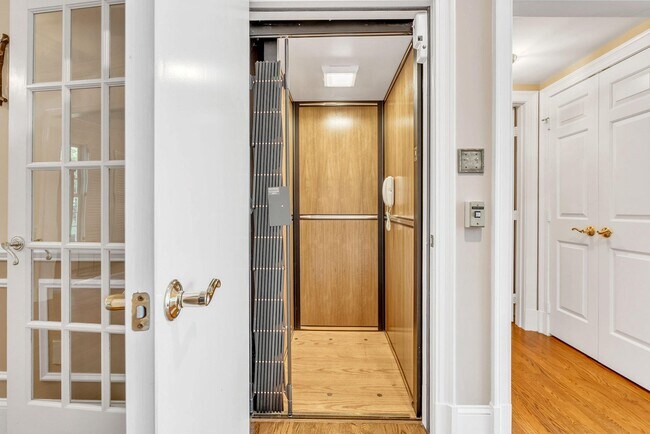 Building Photo - 8308 Comanche Ct