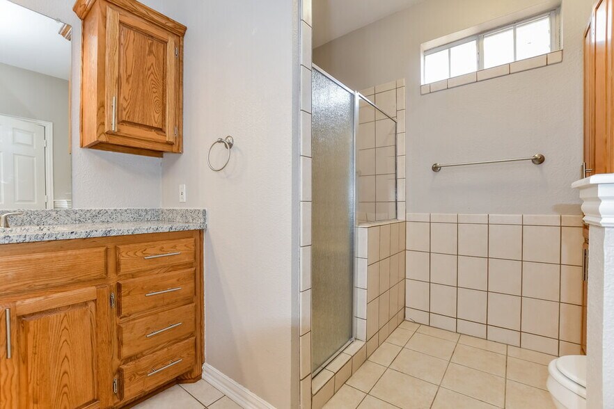 Building Photo - 116 Stanford St