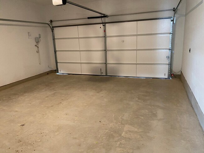 Building Photo - 117 Akela Wy