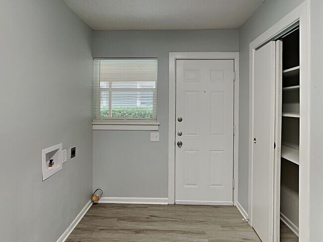 Building Photo - 4720 Kilpatrick Ave