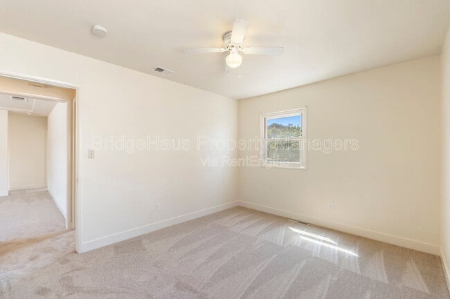 Building Photo - 5625 Gables St