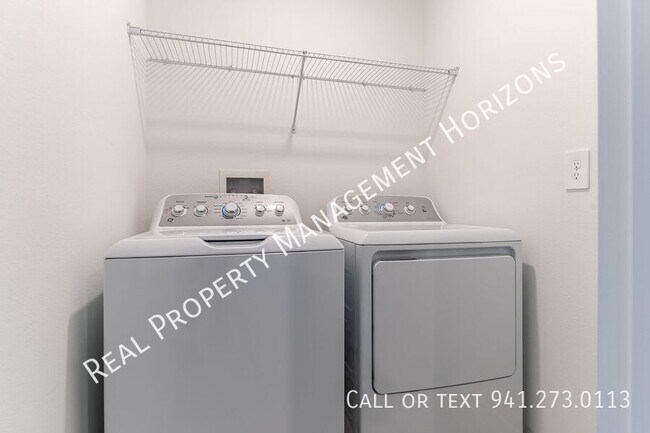 Building Photo - 10931 65th Ter E