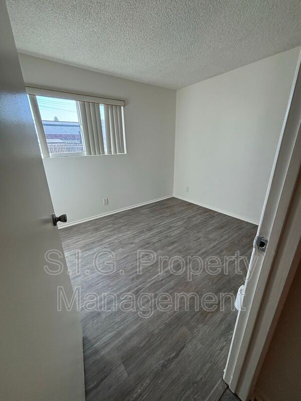 Building Photo - 5637 Strohm Ave