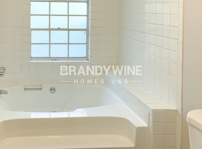 Building Photo - 2525 Hallie Mill Rd