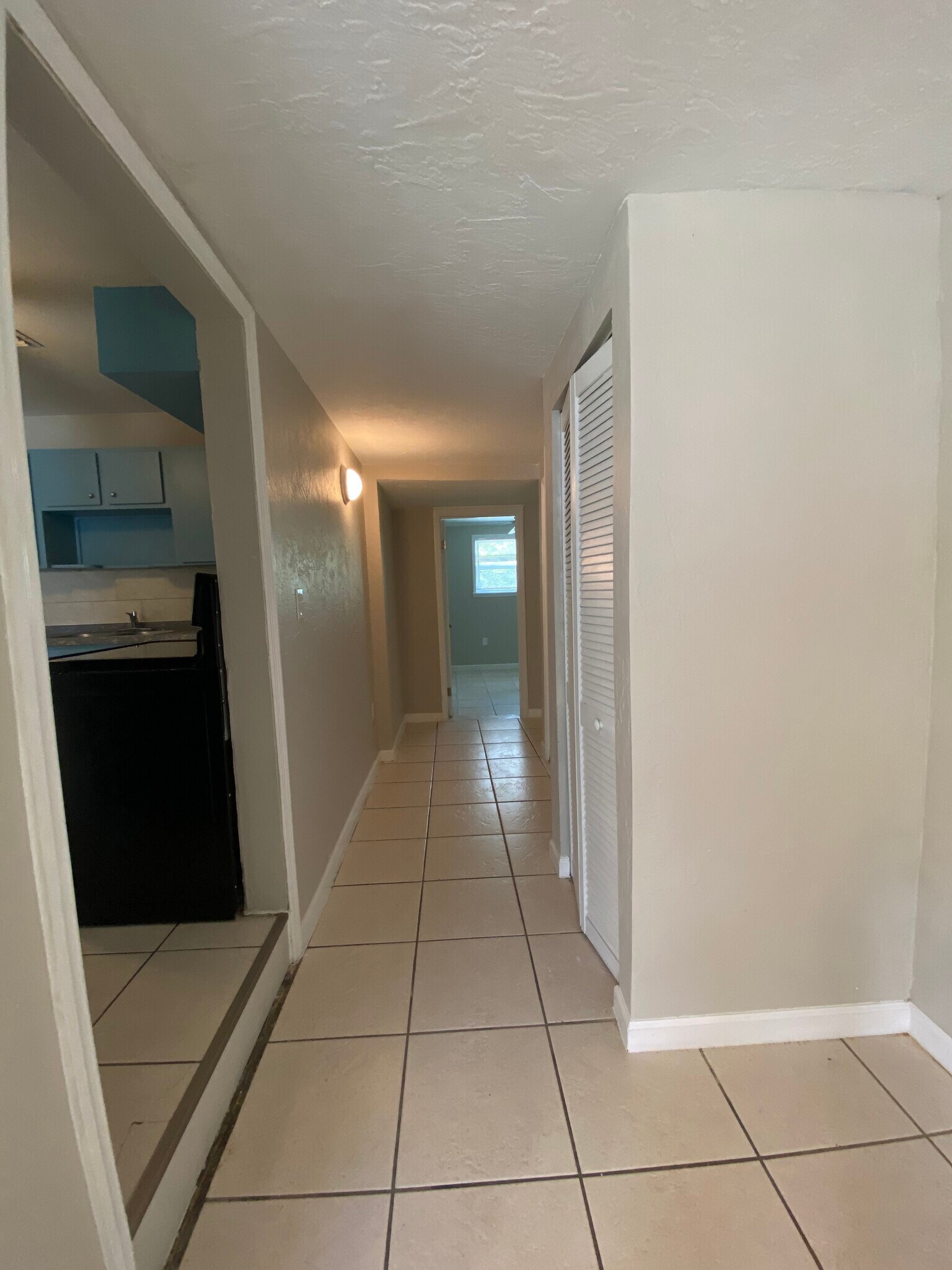 Hallway to back bedrooms - 1701 26th St S