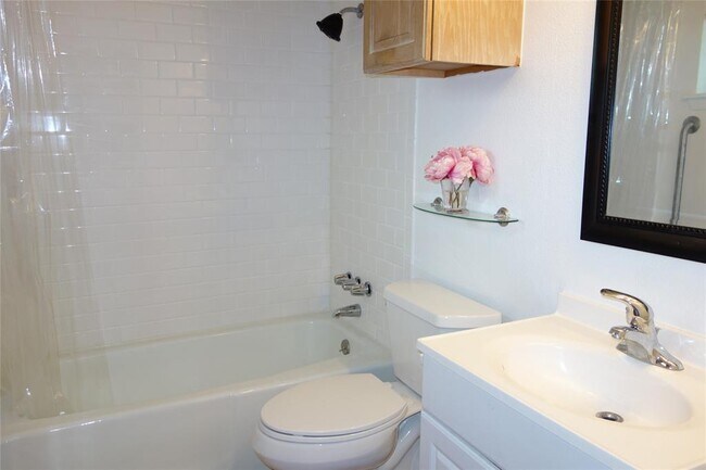 Building Photo - 1416 Cardinal Hill Dr