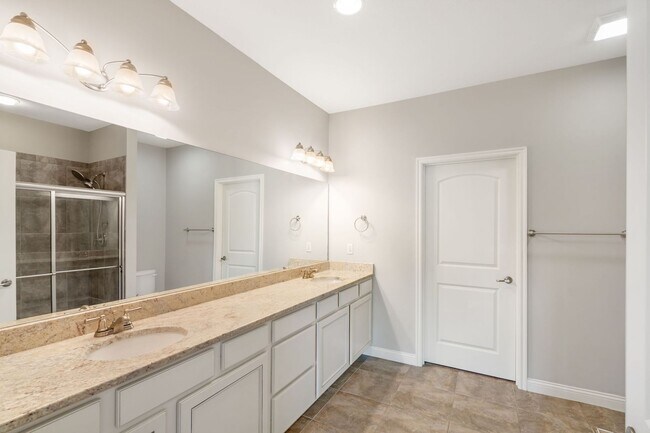 Building Photo - 2420 Boulder Springs Dr