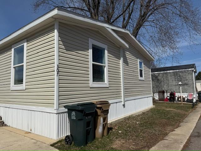 Building Photo - 307 Oriole Ln