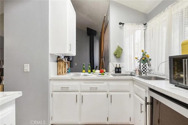 Building Photo - 260 Cagney Ln