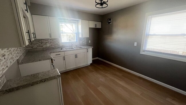 Building Photo - 5922 N 84th St