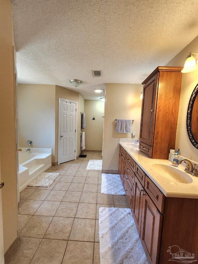 Building Photo - 912 Wine Pointe Dr
