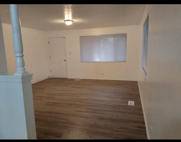 Building Photo - 211 W 200 N
