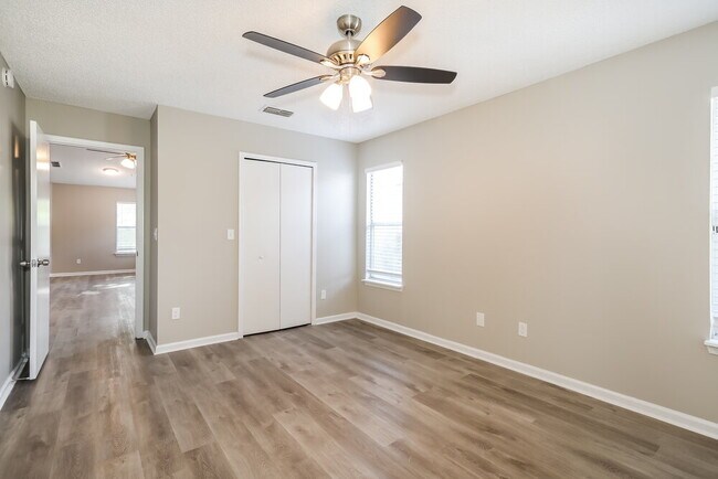 Building Photo - 309 Carriann Cove Trail W